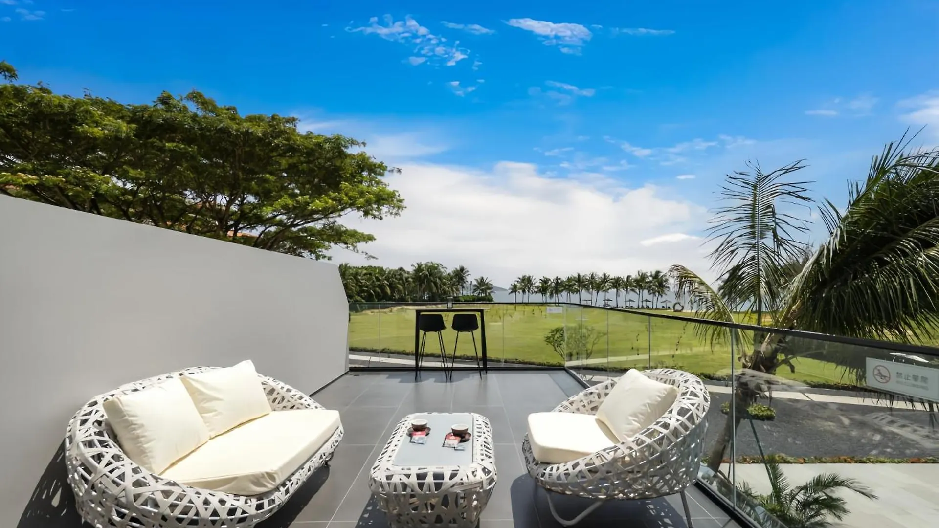 Hainan Ease Ocean Retreat Sanya 4*,  China